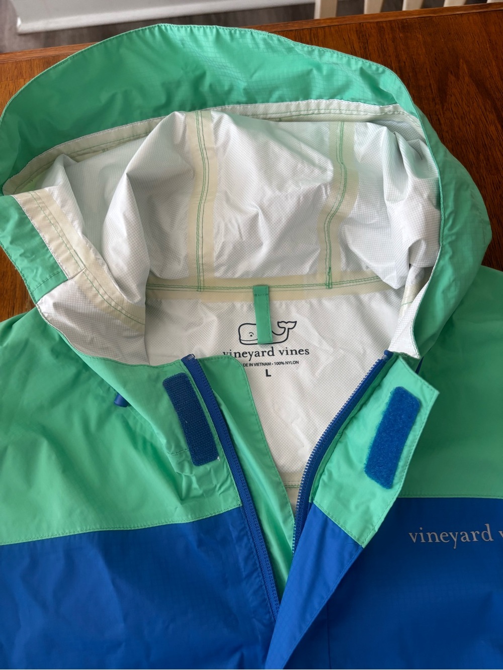 Vineyard Vines Men’s Colorblock Hooded Windbreaker Jacket - Green/Blue/Red - Picture 3 of 7